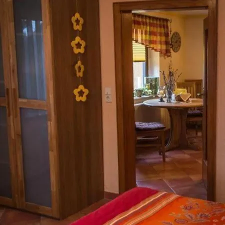 In Niedergurig Mit Grill, Sauna Und Garten * Malschwitz